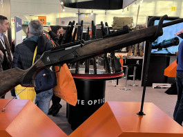 Con la Browning Bar 4X la carabina diventa su misura Con la Browning Bar 4X la carabina diventa su misura