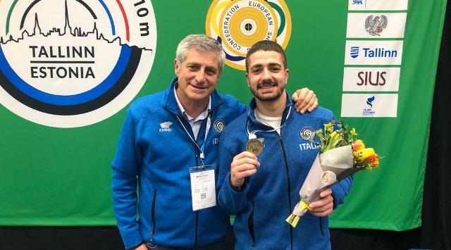 Europei di tiro a segno 10 metri, tre medaglie per l’Italia: Paolo Monna col presidente Uits Costantino Vespasiano