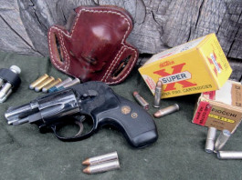 Smith & Wesson 49 Bodyguard cal. .38 Special, che snubby!