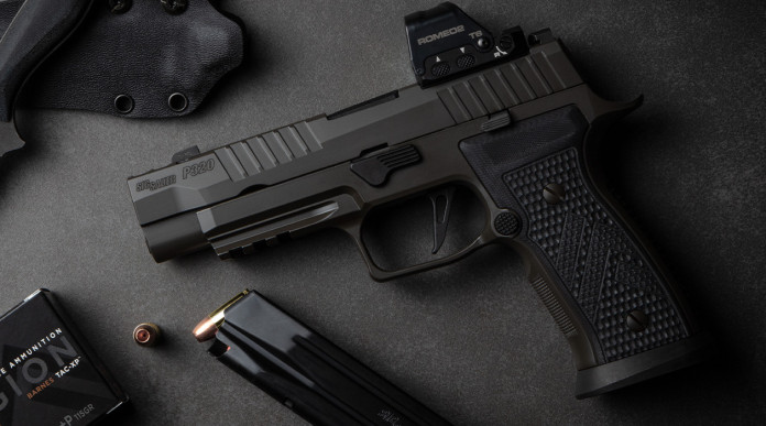 Sig Sauer P320 Axg Legion, una pistola full size in metallo