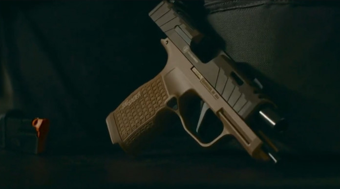 Sig Sauer P365XL Spectre comp coyote, la pistola microcompatta con freno di bocca integrato