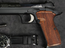 La pistola da difesa Sig Sauer P210 Carry si fa custom La pistola da difesa Sig Sauer P210 Carry si fa custom