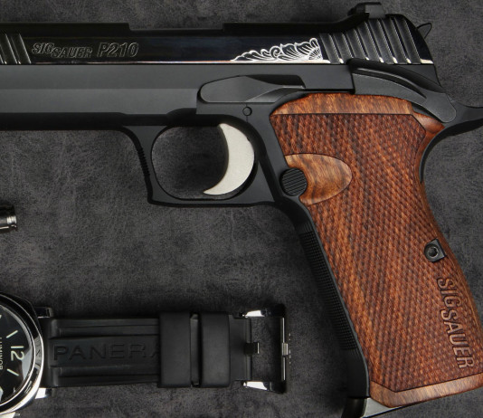 La pistola da difesa Sig Sauer P210 Carry si fa custom La pistola da difesa Sig Sauer P210 Carry si fa custom