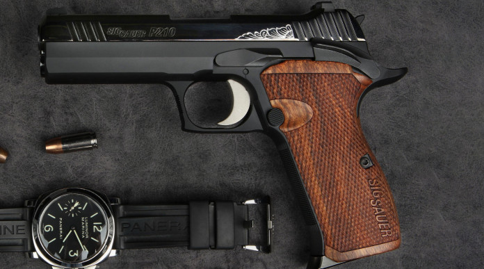 La pistola da difesa Sig Sauer P210 Carry si fa custom