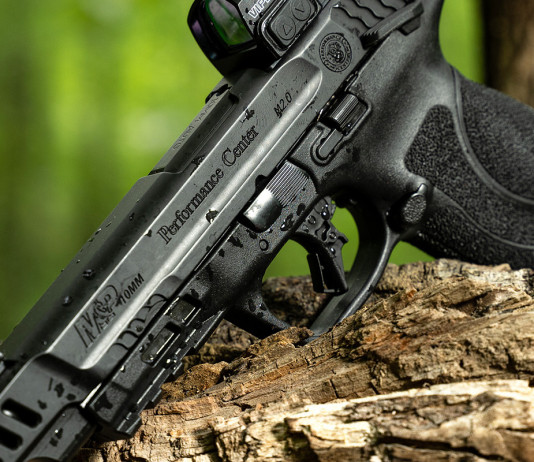 La pistola polimerica Smith & Wesson M&P M2.0 10 mm anche Performance center La pistola polimerica Smith Wesson M&P M2.0 10 mm anche Performance center