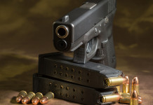 Valore economico delle armi in America: l’analisi per tipo nel primo trimestre 2023 Valore economico delle armi in America l’analisi per tipo nel primo trimestre 2023: pistola glock con caricatori