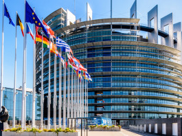 Parlamento europeo approva legge su produzione di munizioni Parlamento europeo approva legge su produzione di munizioni: palazzo del parlamento europeo a strasburgo