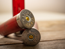 Munizioni in piombo nei poligoni, Senato approva nuovo testo Munizioni in piombo nei poligoni, Senato approva nuovo testo: tre munizioni spezzate con bossolo rosso