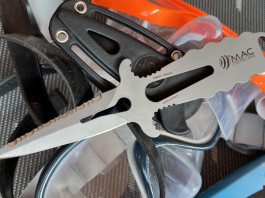 Coltelli da sub, addio ruggine con il Mac Apnea 9 Titanio Coltelli da sub, addio ruggine con il Mac Apnea 9 Titanio