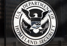 Una munizione Federal per l’Immigrazione americana Una munizione Federal per l’Immigrazione americana: logo Us Department of Homeland Security