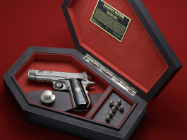 Cabot Guns Nosferatu, una pistola da collezione dedicata al vampiro Cabot Guns Nosferatu, una pistola da collezione dedicata al vampiro