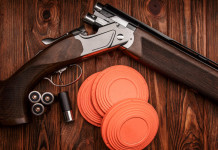 Gare federali di tiro a volo: il calendario 2024 Gare federali di tiro a volo calendario 2024: piattelli con fucile per tiro a volo