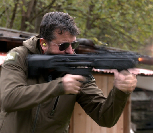 Smith & Wesson M&P12, il fucile a pompa americano alla prova del fuoco Smith & Wesson M&P12