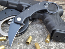 Böker Hel, karambit dalla leggerezza infernale Böker Hel, karambit dalla leggerezza infernale