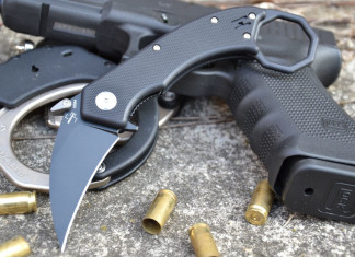 Böker Hel, karambit dalla leggerezza infernale Böker Hel, karambit dalla leggerezza infernale