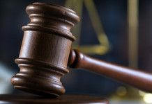 Legale, quali armi possono essere date in comodato? Legale, quali armi possono essere date in comodato: martello del giudice