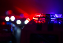 Caso Pozzolo: piccola arma, grande errore Caso Pozzolo: piccola arma, grande errore - lampeggianti delle auto della polizia