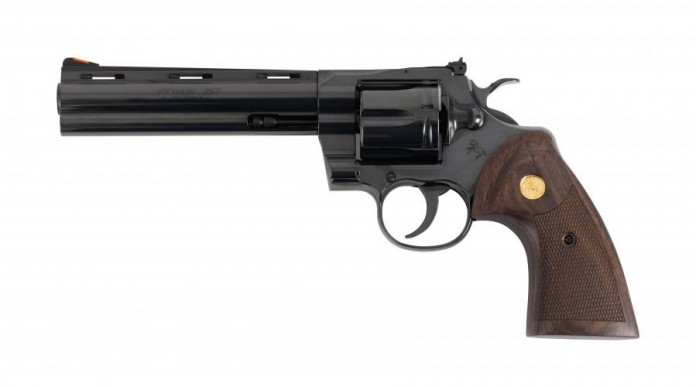 I revolver Colt Python ora anche con la finitura bluizzata