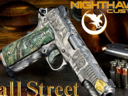 Nighthawk Custom Wall Street, una pistola da collezione in dollari Nighthawk Custom Wall Street, una pistola da collezione in dollari