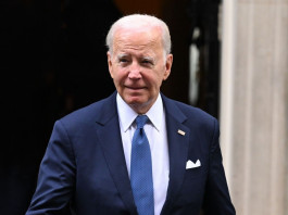 Biden estende i background check per l’acquisto di armi Biden estende i background check per l’acquisto di armi