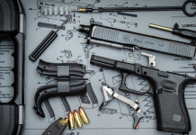 Quali sono state le pistole semiautomatiche più vendute in America nel primo trimestre 2024? Quali sono state le pistole semiautomatiche più vendute in America nel primo trimestre 2024? pistola Glock G19 Gen5 smontata