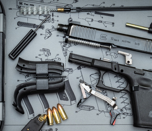 Quali sono state le pistole semiautomatiche più vendute in America nel primo trimestre 2024? Quali sono state le pistole semiautomatiche più vendute in America nel primo trimestre 2024? pistola Glock G19 Gen5 smontata