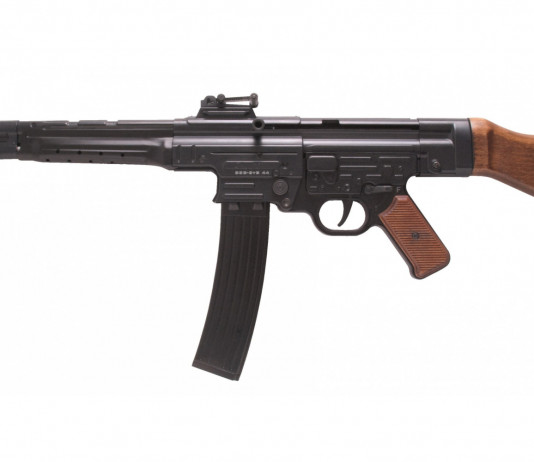 Gsg StG44 calibro .22 Lr, replica del primo fucile d’assalto moderno della storia Gsg StG44 calibro .22 Lr, replica del primo fucile d’assalto moderno della storia
