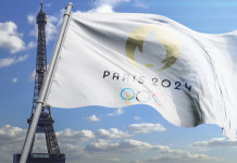 Tiro a segno, in Croazia l’ultimo appello per le carte olimpiche Tiro a segno, in Croazia l’ultimo appello per le carte olimpiche: bandiera Pairigi 2024 davanti a Torre Eiffel