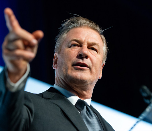 Archiviato processo ad Alec Baldwin per l’incidente mortale sul set di Rust Archiviato processo ad Alec Baldwin per l’incidente mortale sul set di Rust