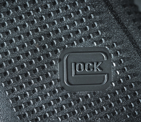 Quali sono state le pistole semiautomatiche più vendute in America nel secondo trimestre 2024? Quali sono state le pistole semiautomatiche più vendute in America nel secondo trimestre 2024? impugnatura pistola Glock