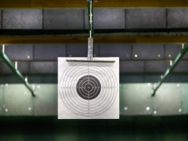 Diffuso l’elenco dei qualificati alla Coppa del mondo di tiro Issf 2024 Diffuso l’elenco dei qualificati alla finale di Coppa del mondo di tiro Issf 2024: shooting range with target