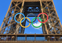 Parigi 2024, delusione Italia nello skeet individuale Parigi 2024, delusione Italia nello skeet: torre eiffel con cerchi olimpici