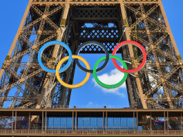 Parigi 2024, delusione Italia nello skeet individuale Parigi 2024, delusione Italia nello skeet: torre eiffel con cerchi olimpici