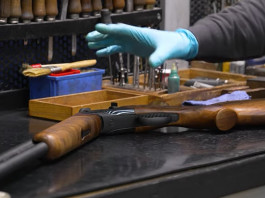 Beretta Service System: come si fa il tagliando al Dt11? Il video reportage Beretta Service System come si fa il tagliando al Dt11 Il video reportage