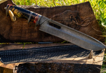 Divieto di vendere le armi ai minori: il commento legale sulla proposta del Partito democratico Divieto di vendere le armi ai minori: il commento legale sulla proposta del Partito democratico - coltello con lama in acciaio damasco