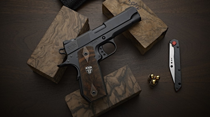 Il porto occulto del gentiluomo Cabot Guns presenta la Gentleman's Carry