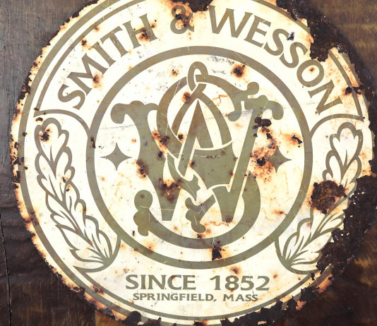 Un bourbon col marchio Smith & Wesson Un bourbon col marchio Smith & Wesson