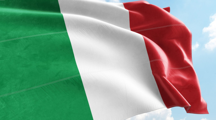 Un’italiana in testa al ranking mondiale di tiro - bandiera italiana