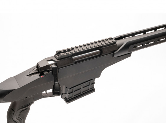 dall'alto, la carabina bolt action Mag M25