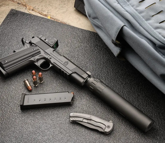 Threaded: la Springfield Armory Operator Aos anche con la canna filettata Threaded la Springfield Armory Operator Aos anche con la canna filettata