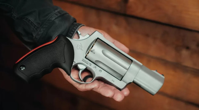 Torna in produzione il revolver multicalibro Taurus Raging Judge