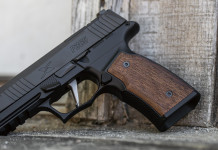 Il legno della corazzata Uss New Jersey per le guancette della Sig Sauer P365-XMacro Il legno della corazzata Uss New Jersey per le guancette della Sig Sauer P365-XMacro