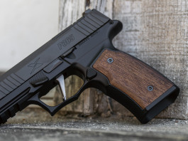 Il legno della corazzata Uss New Jersey per le guancette della Sig Sauer P365-XMacro Il legno della corazzata Uss New Jersey per le guancette della Sig Sauer P365-XMacro