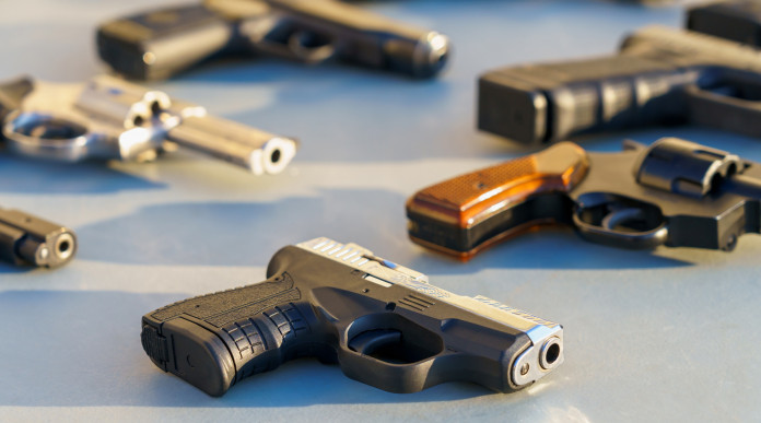 Statistiche su armi e legittima difesa nel 4° rapporto Censis sulla sicurezza della casa