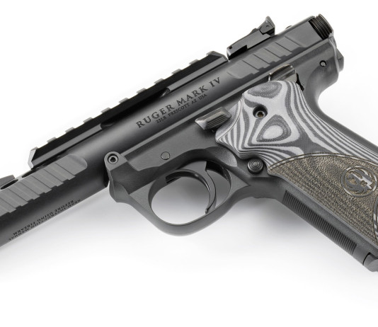 La Ruger Mark IV 22/45 Lite con le guancette G10 (e senza filettatura) La Ruger Mark IV 22 45 Lite con le guancette G10