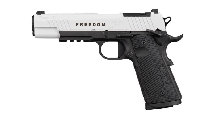 La Sig Sauer lancia la Freedom Series, le pistole per l’associazione di Charlie Kirk