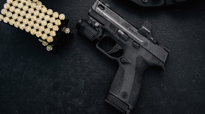 Smith & Wesson introduce la Performance Center M&P9 Shield X Carry Comp