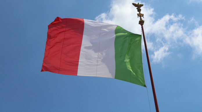 Un italiano nella finale di Coppa del mondo Issf di tiro a segno - bandiera Italia