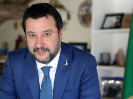 Salvini: sulla legittima difesa serve legge «ancora più chiara» Salvini sulla legittima difesa serve legge «ancora più chiara»