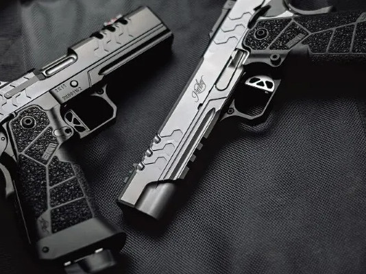 Ecco le Comp: il freno di bocca integrato nelle Kimber 2K11 Ecco le Comp il freno di bocca integrato nelle Kimber 2K11